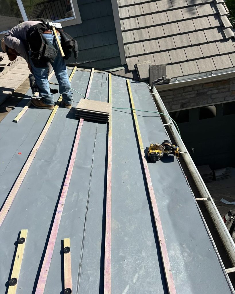 Roofing services in Colorado Springs, CO